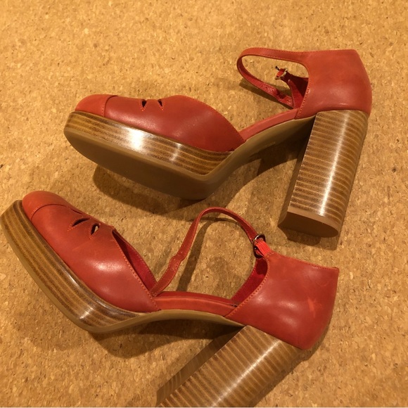 Jeffrey Campbell Star Man Pump in red - Picture 8 of 14